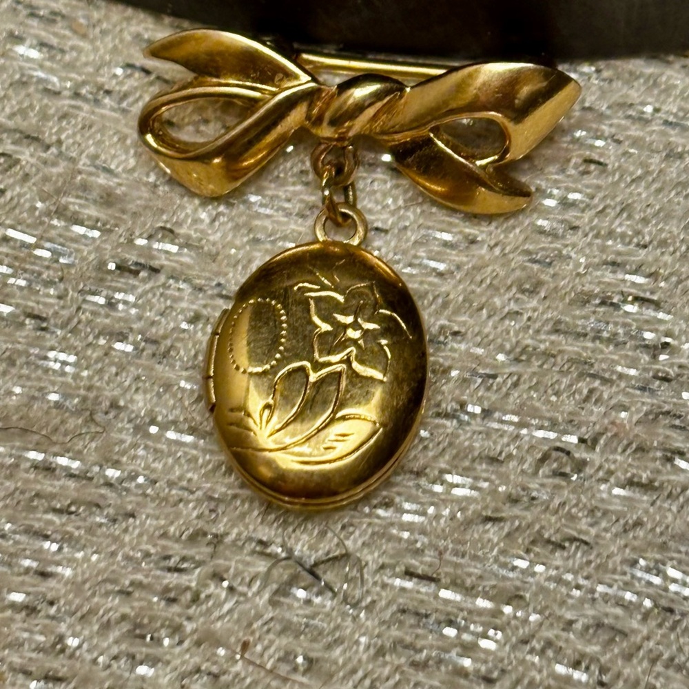 Vintage Gold-Tone Locket Brooch With Lily Motif